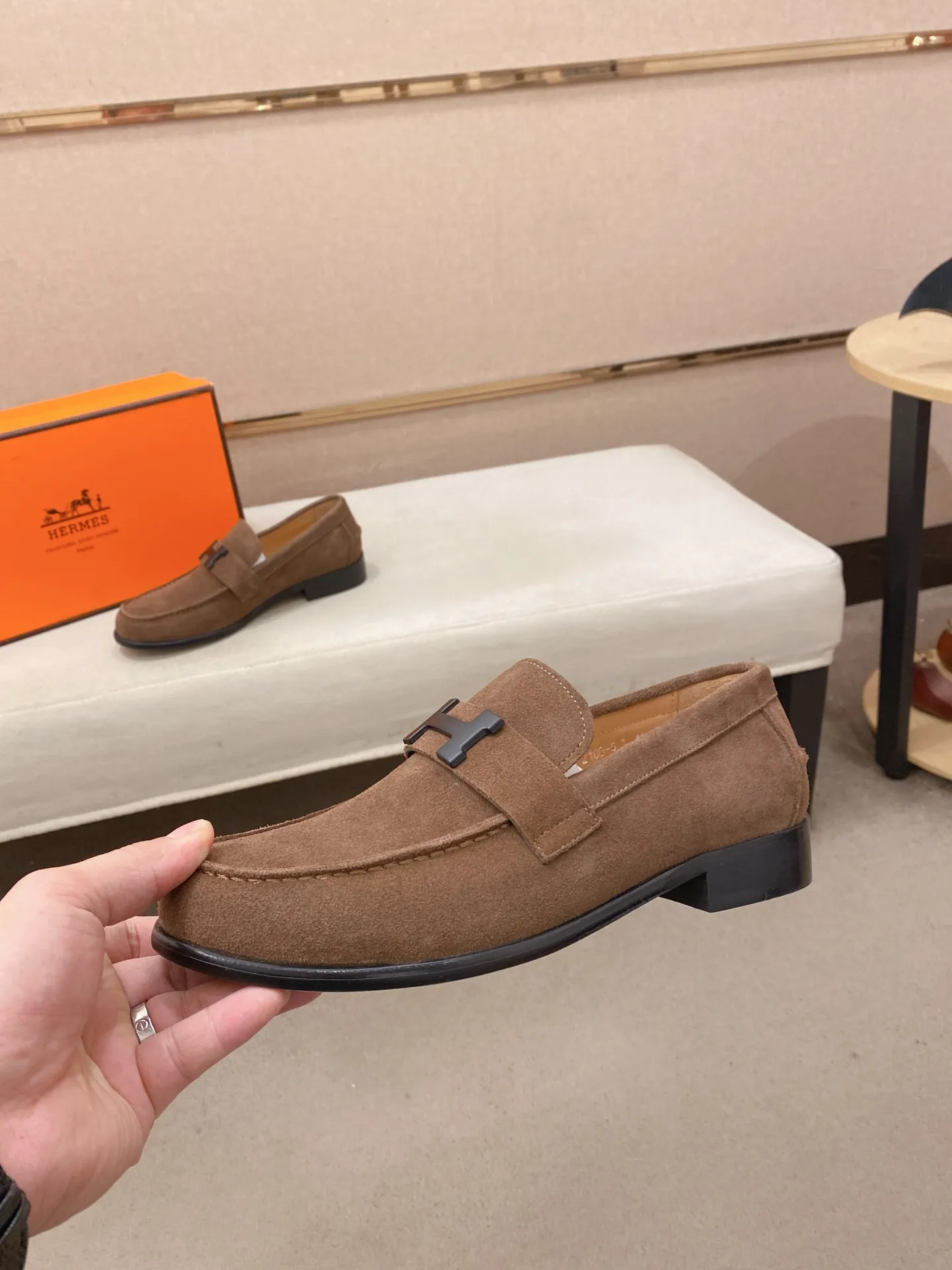 Men's shoes💰: 620💰[HERMES/Hermes]⚠️Top craftsmanship-fashionable business casual style! Pure and high quality can be compared at 1:1! Fabric: Original full-grain cowhide/Lining: Cowhide lining! The texture and comfort have been improved to another level! Rubber anti-slip bottom! Yardage: 39-44. Can be customized for 38.45.